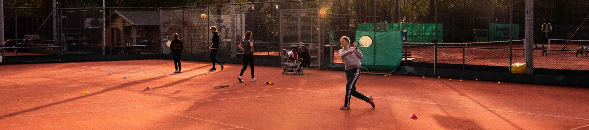 Header - tennis
